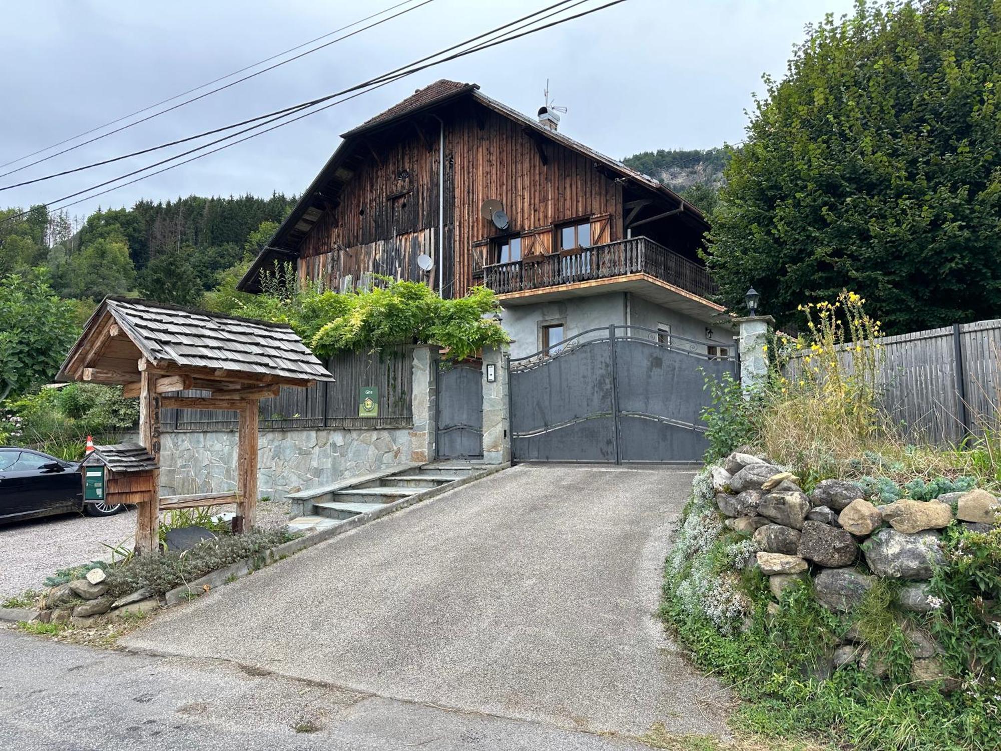 Gite De La Chouette Thyez Bagian luar foto